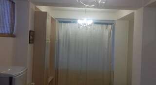 Гостиница Inzhir Guest House Ялта Трехместный номер "Комфорт" с душем-6